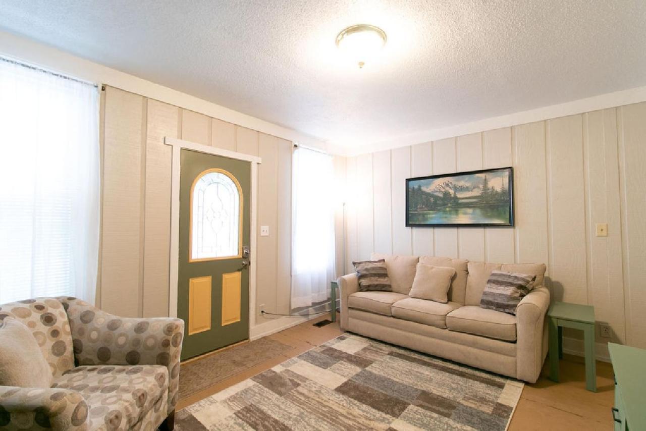 Downtown 2 Bedroom Cottage, Sleeps 6, Walking Distance To Honeywell, Downtown Restaurants, Shopping Wabash Exteriér fotografie