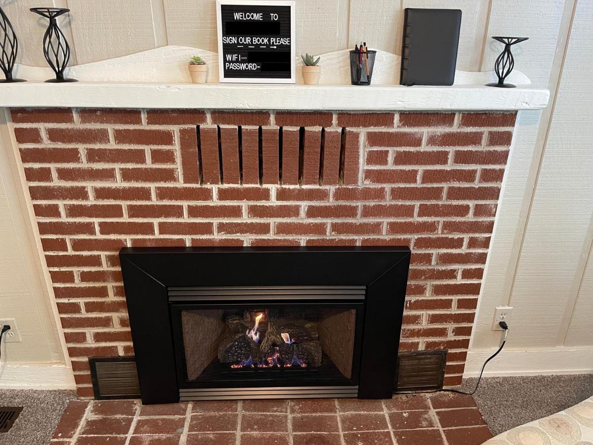 Downtown 2 Bedroom Cottage, Sleeps 6, Walking Distance To Honeywell, Downtown Restaurants, Shopping Wabash Exteriér fotografie